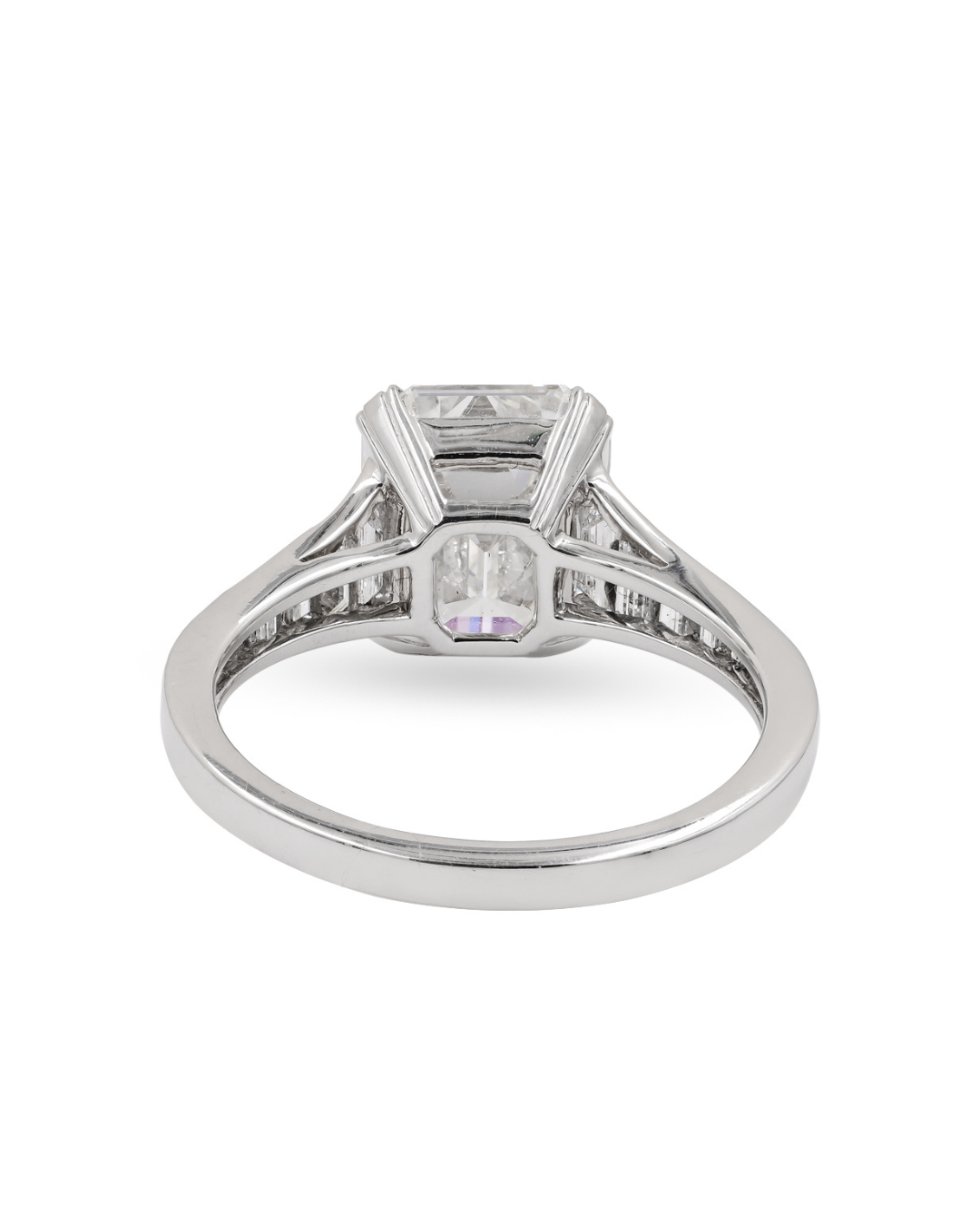The Mali Ring in Diamond with Emerald Center